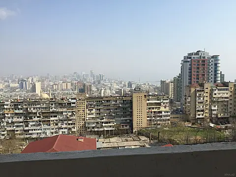 Satılır 2 otaqlı mənzil 102 m²