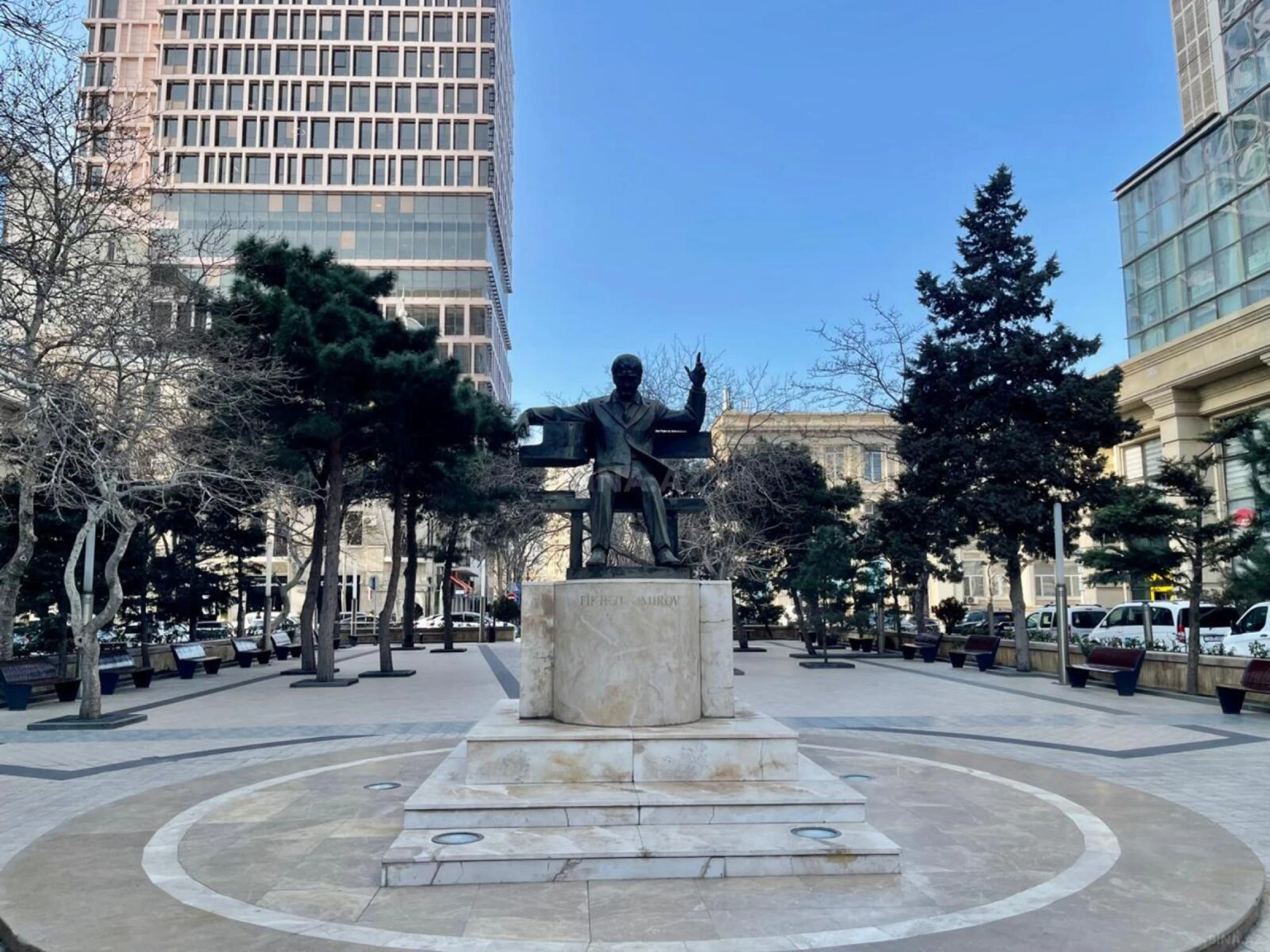 Satılır 3 otaqlı mənzil 113 m²