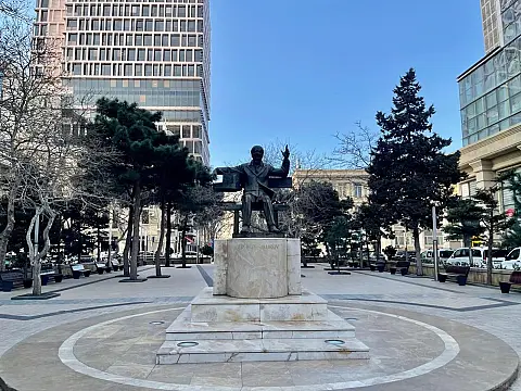 Satılır 3 otaqlı mənzil 113 m²