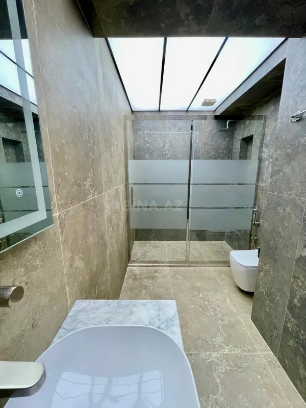 Satılır 3 otaqlı mənzil 113 m²