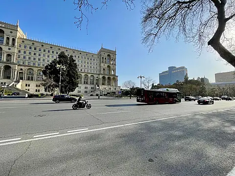 Satılır 3 otaqlı mənzil 113 m²