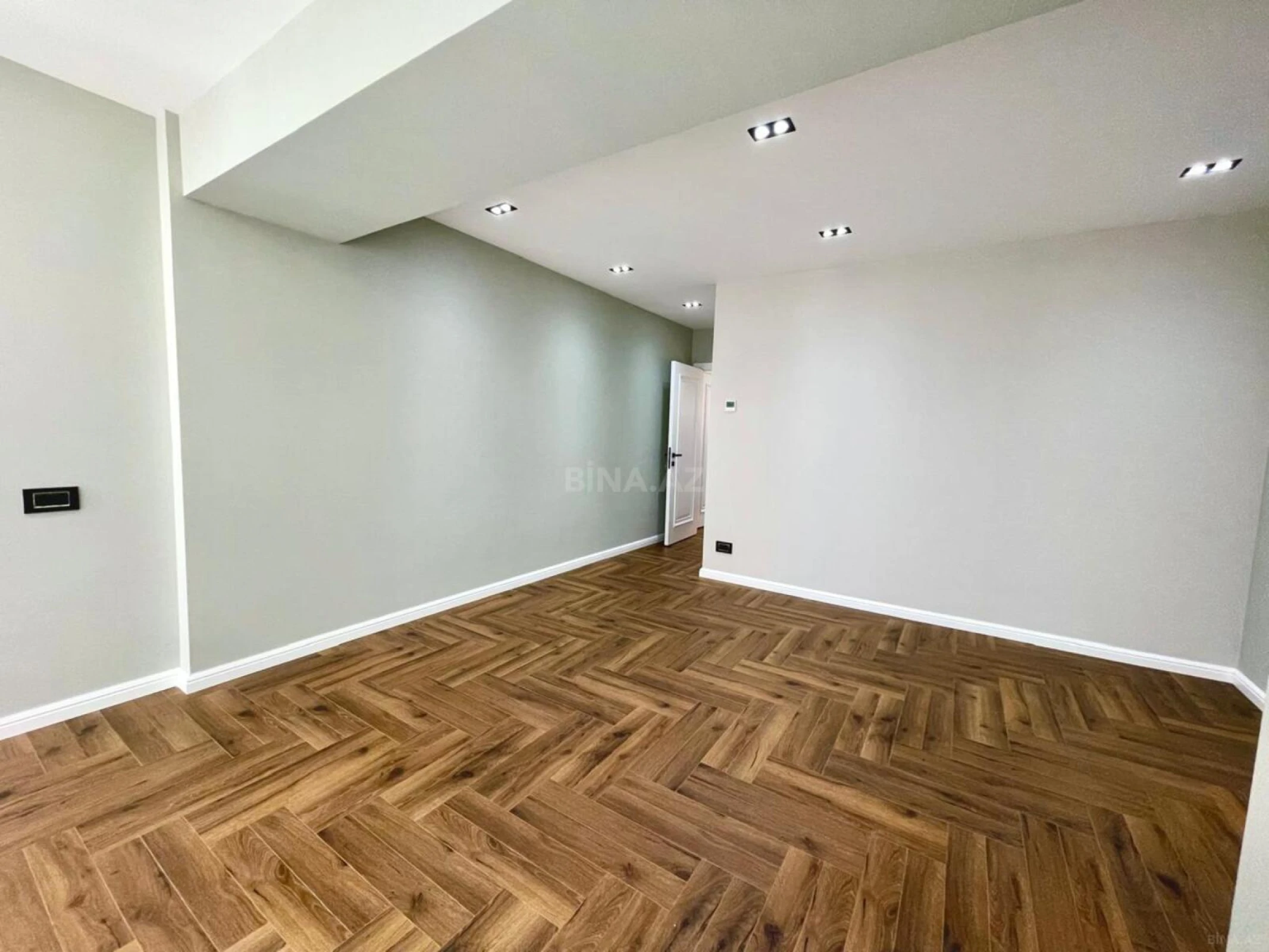Satılır 3 otaqlı mənzil 113 m²