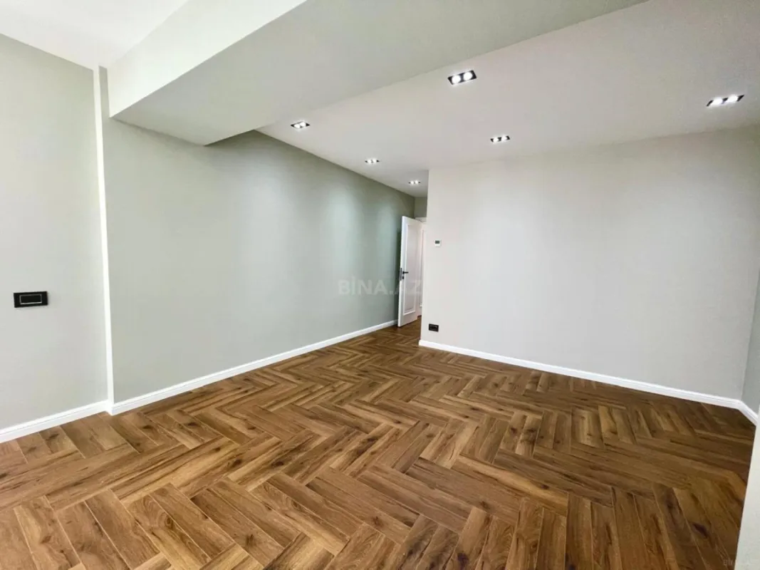 Satılır 3 otaqlı mənzil 113 m²