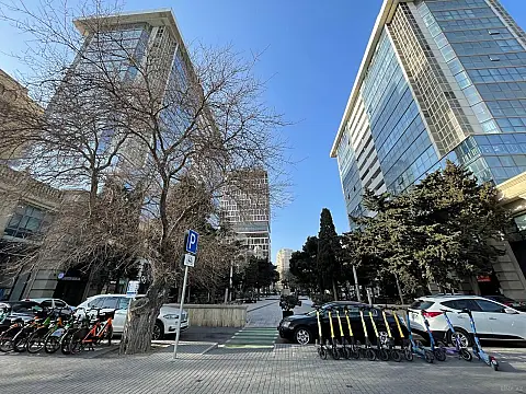 Satılır 3 otaqlı mənzil 113 m²