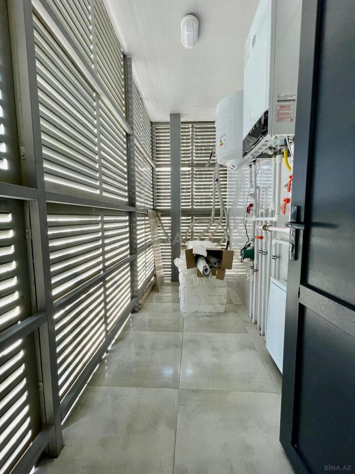 Satılır 3 otaqlı mənzil 113 m²