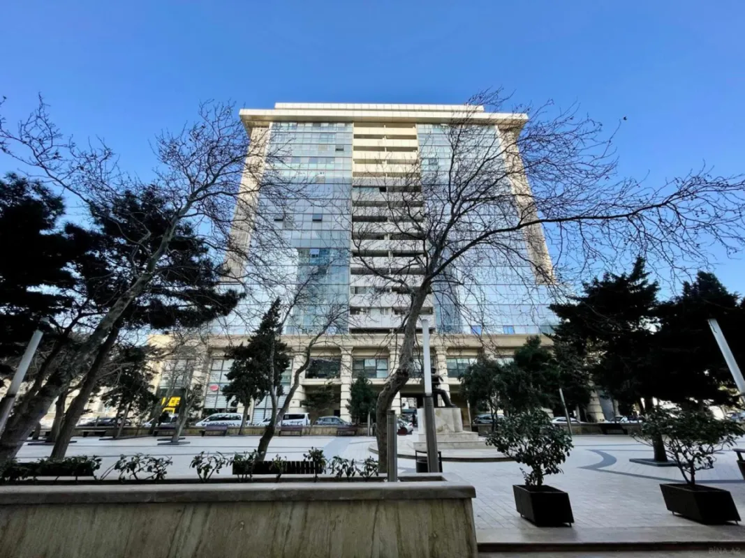 Satılır 3 otaqlı mənzil 113 m²