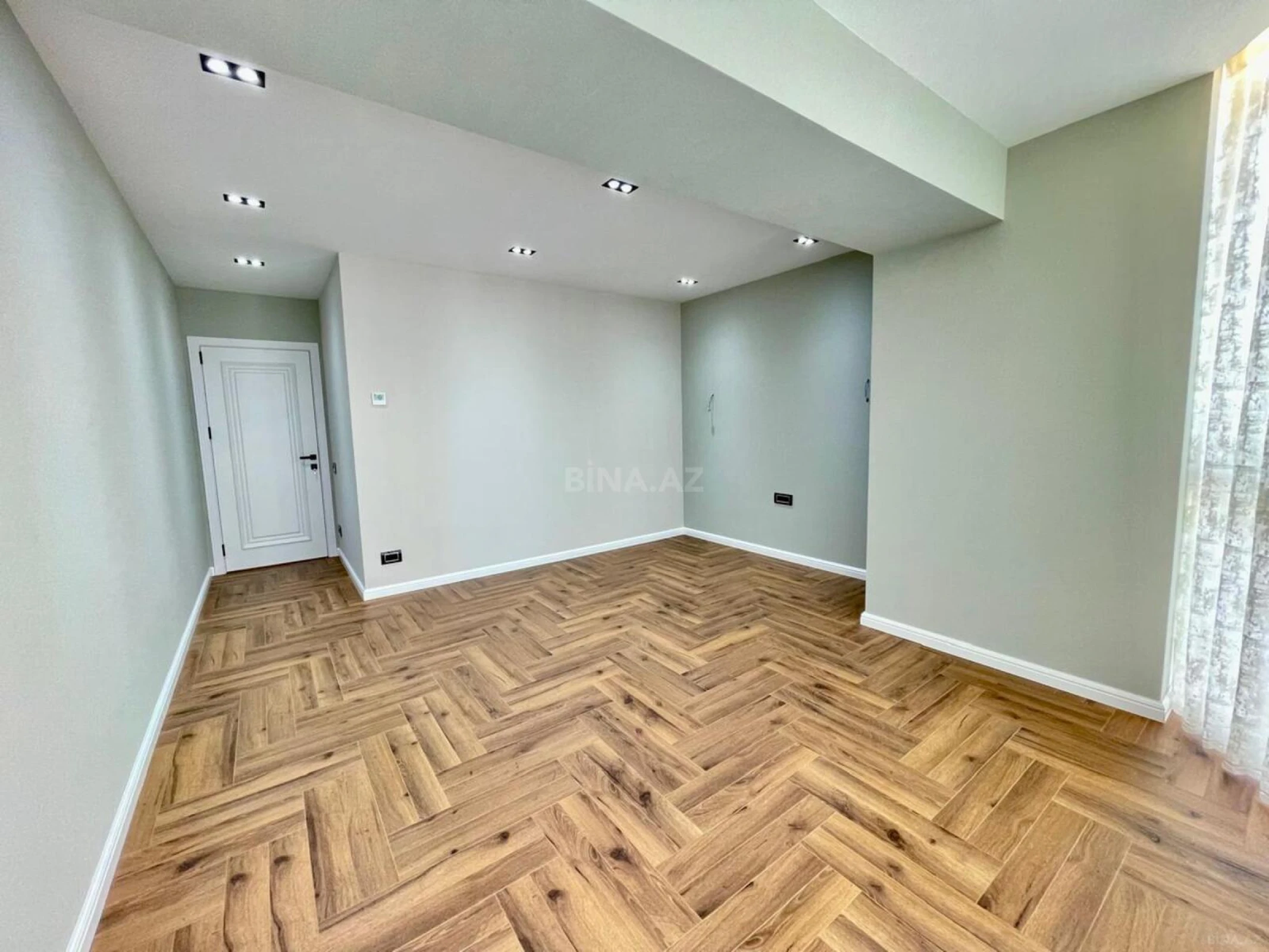 Satılır 3 otaqlı mənzil 113 m²