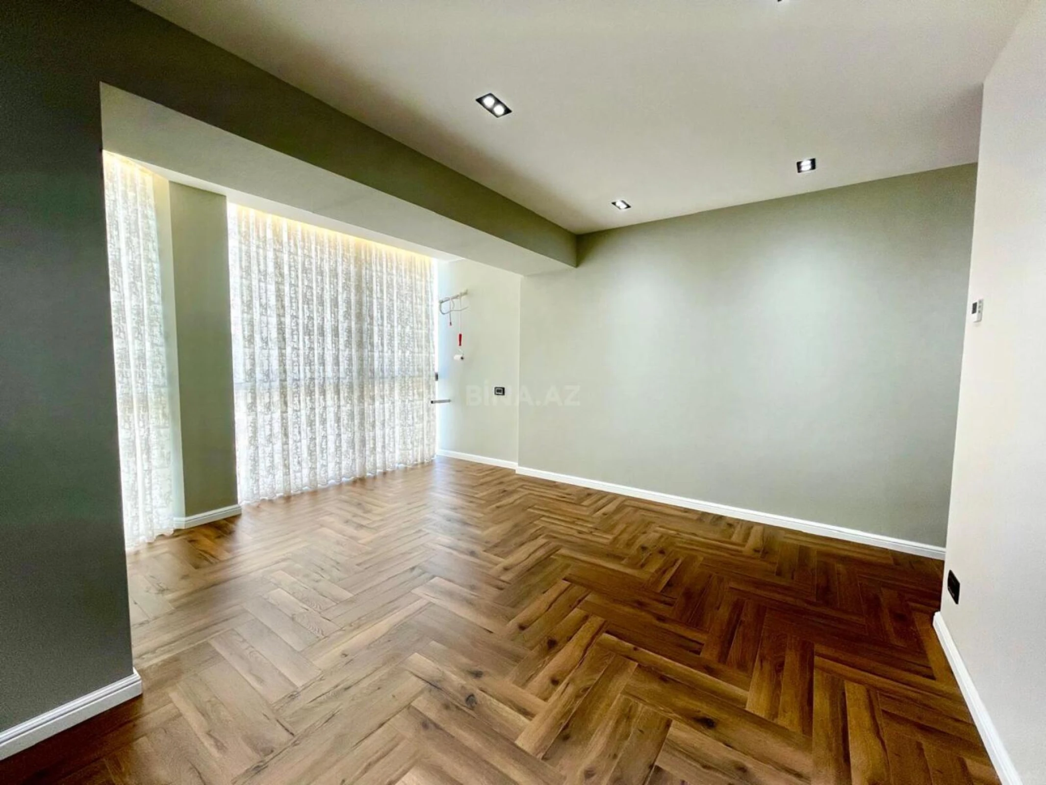 Satılır 3 otaqlı mənzil 113 m²
