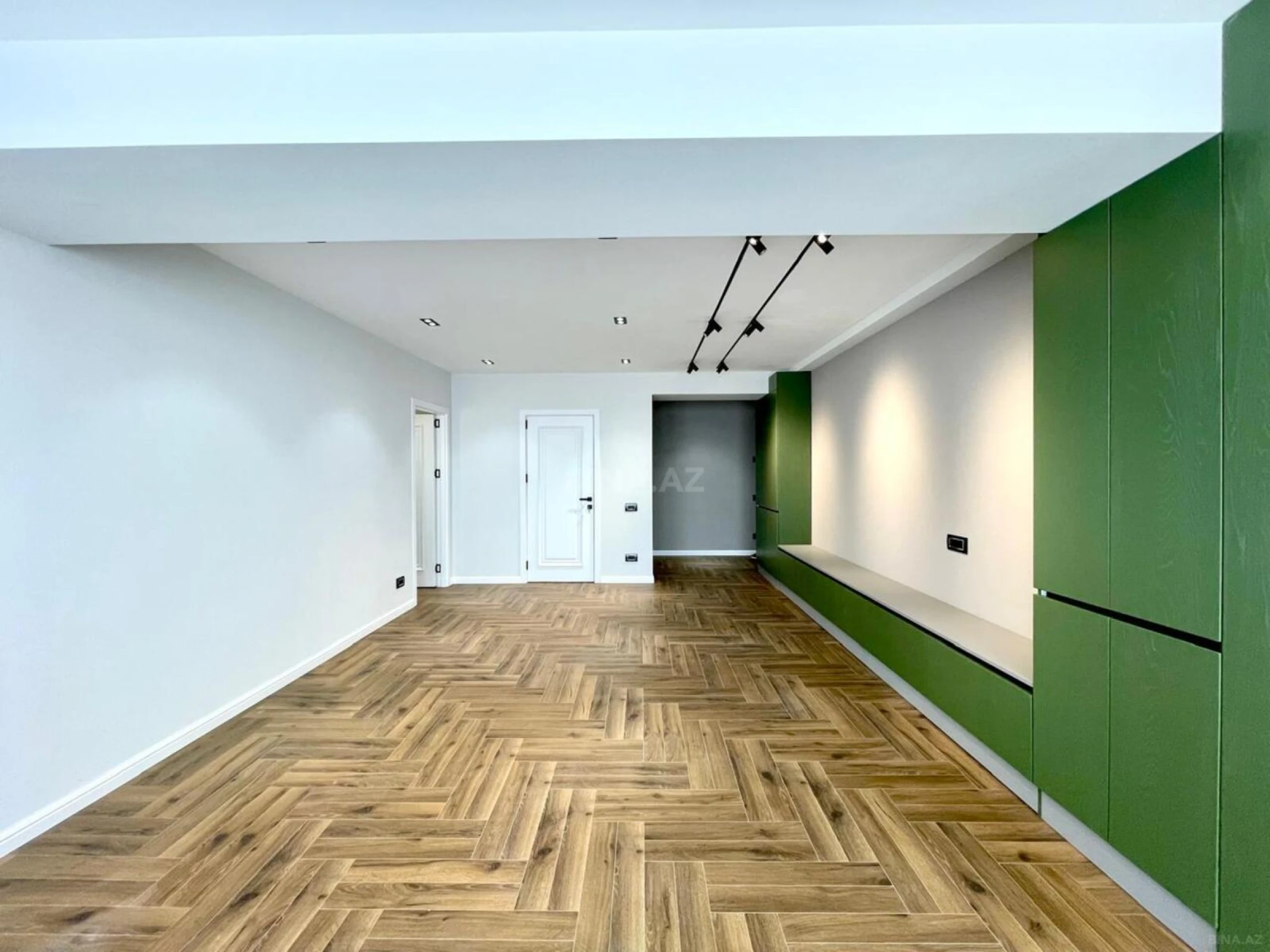 Satılır 3 otaqlı mənzil 113 m²