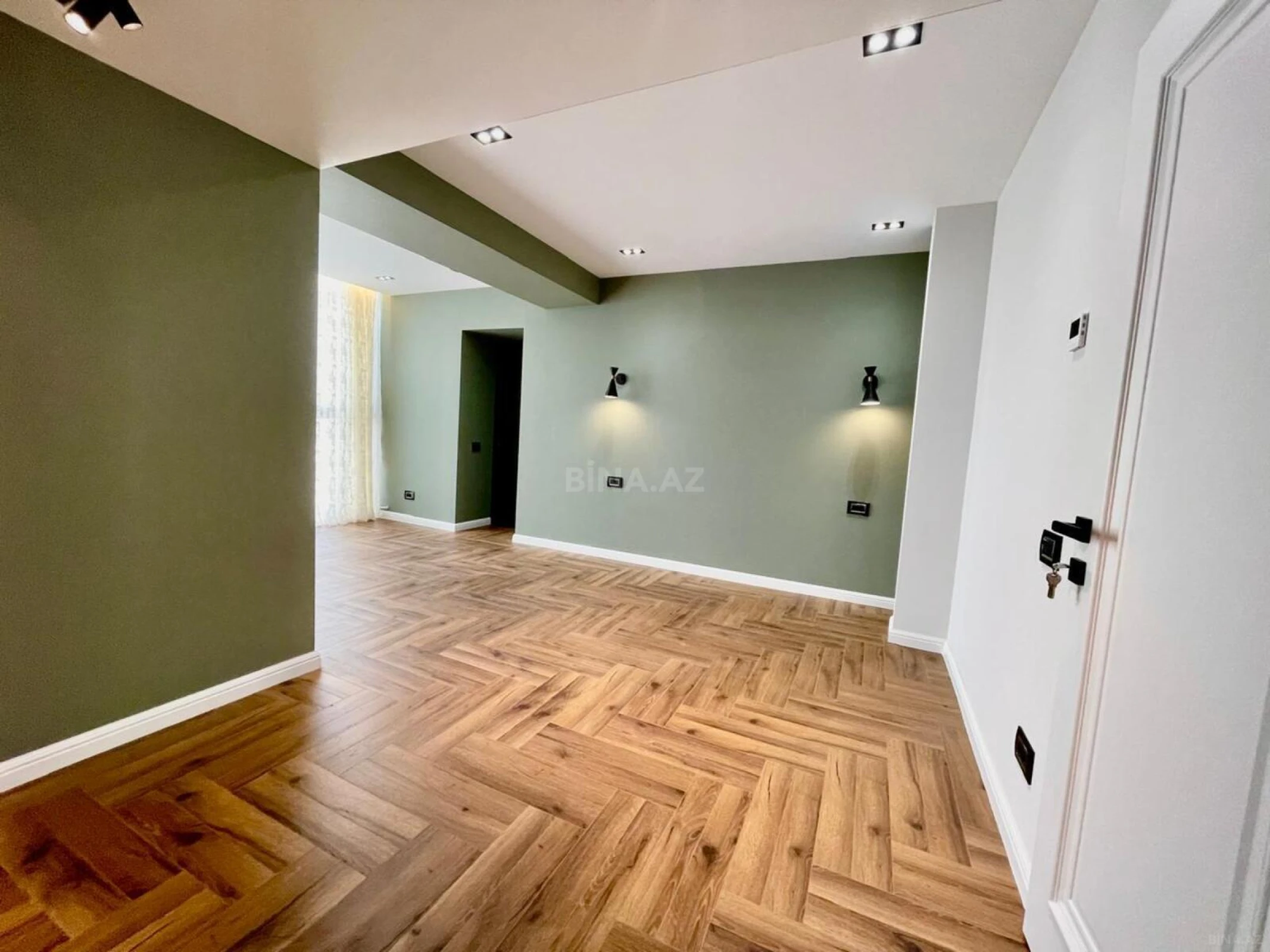 Satılır 3 otaqlı mənzil 113 m²