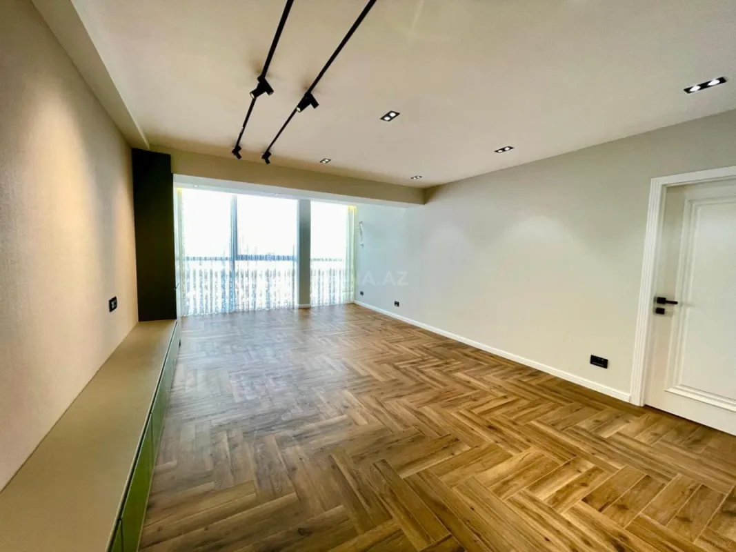Satılır 3 otaqlı mənzil 113 m²