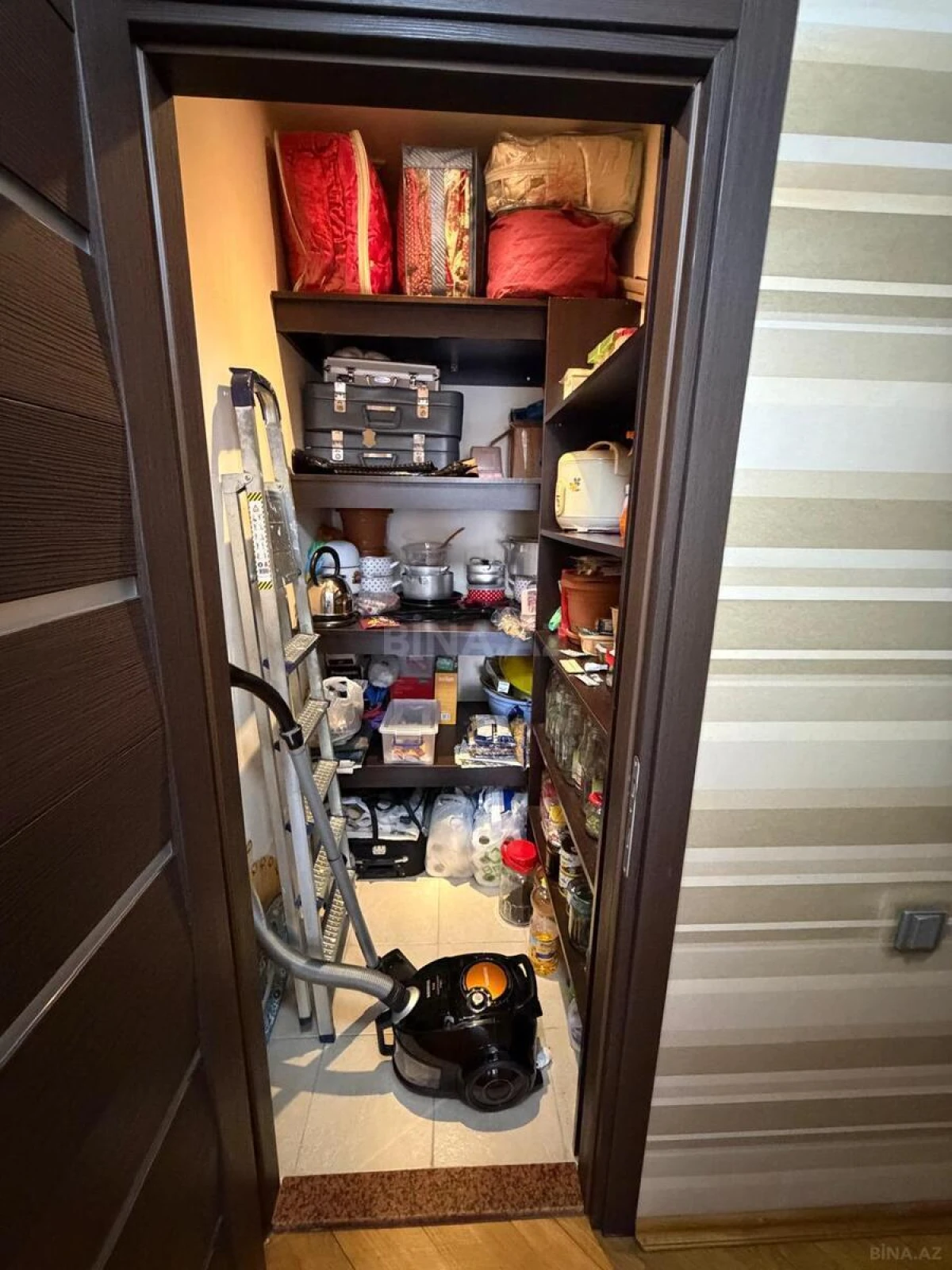 Satılır 3 otaqlı mənzil 132 m²