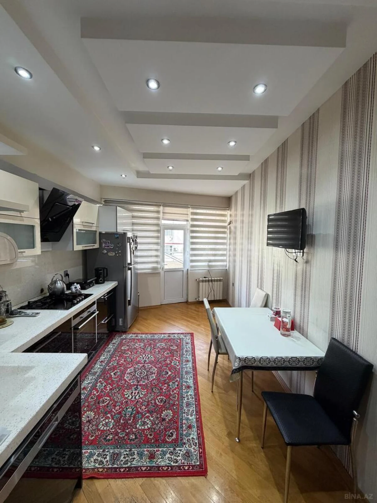 Satılır 3 otaqlı mənzil 132 m²