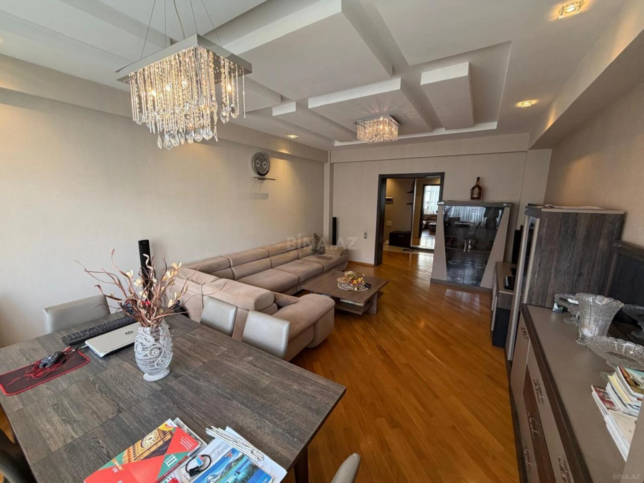 Satılır 3 otaqlı mənzil 132 m²