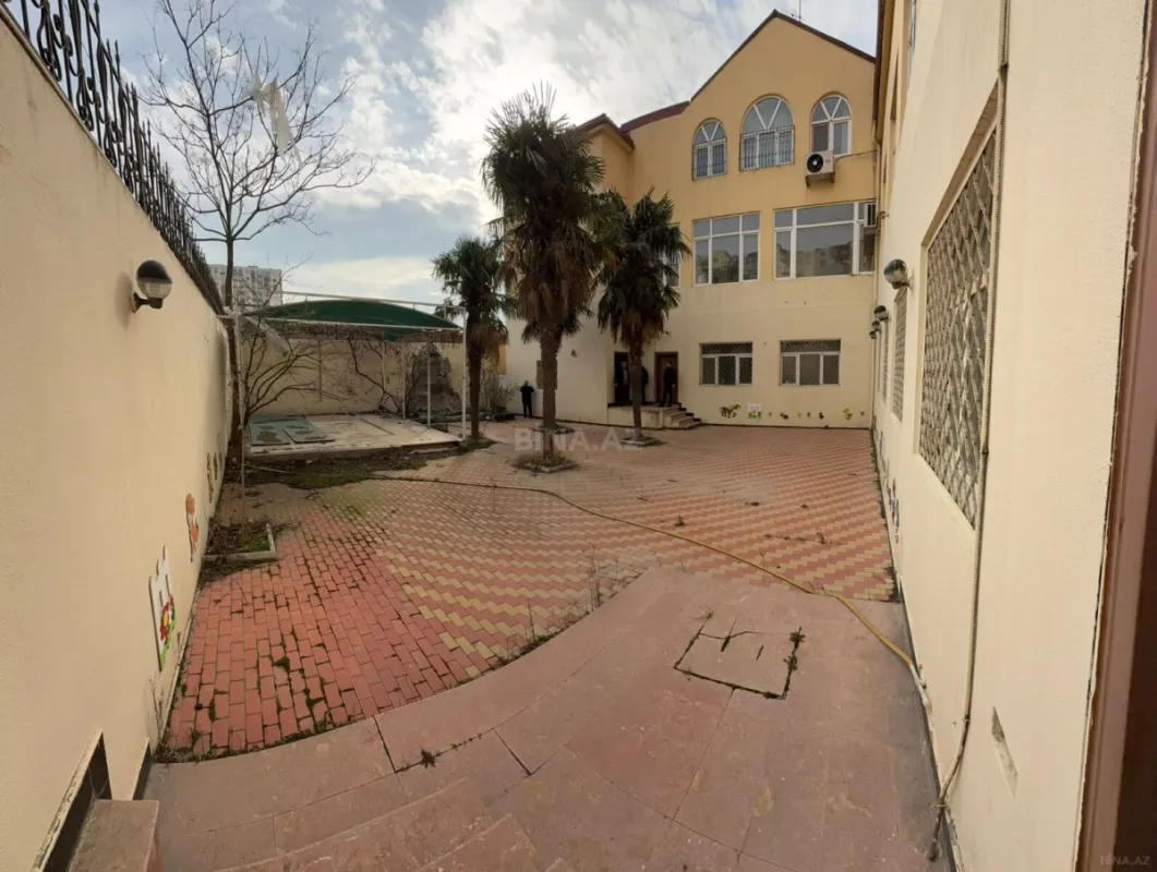 Satılır obyekt 600 m²