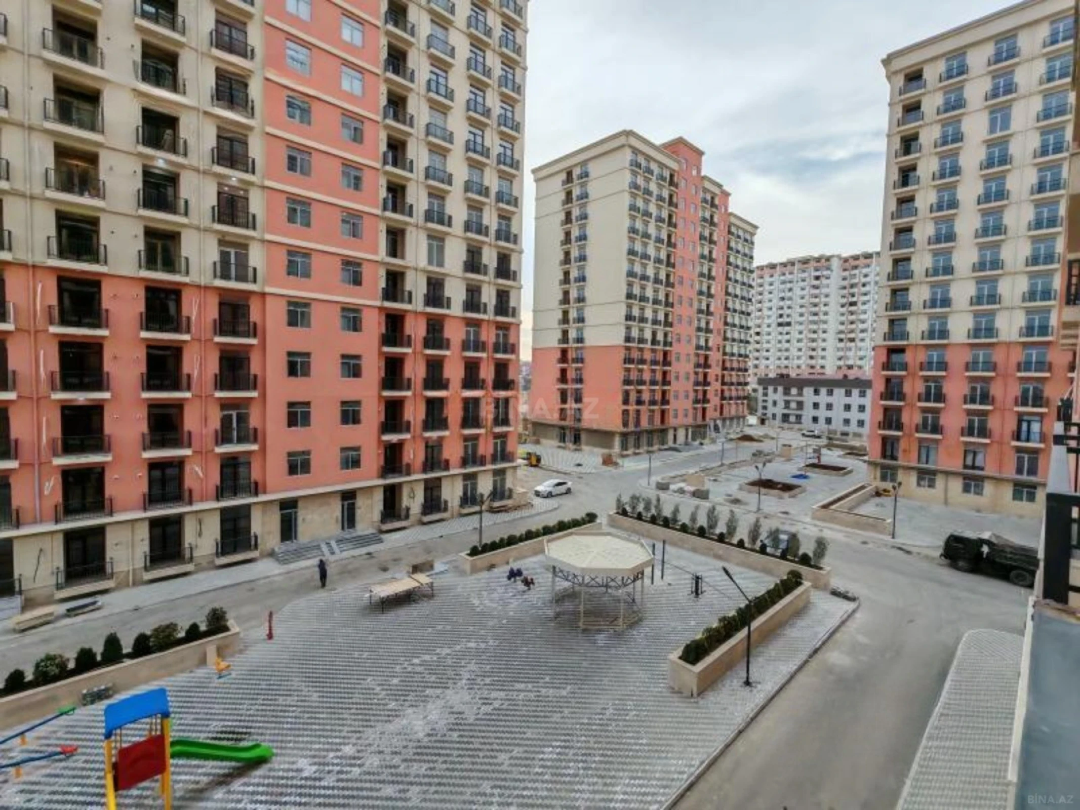 Satılır 2 otaqlı mənzil 62 m²