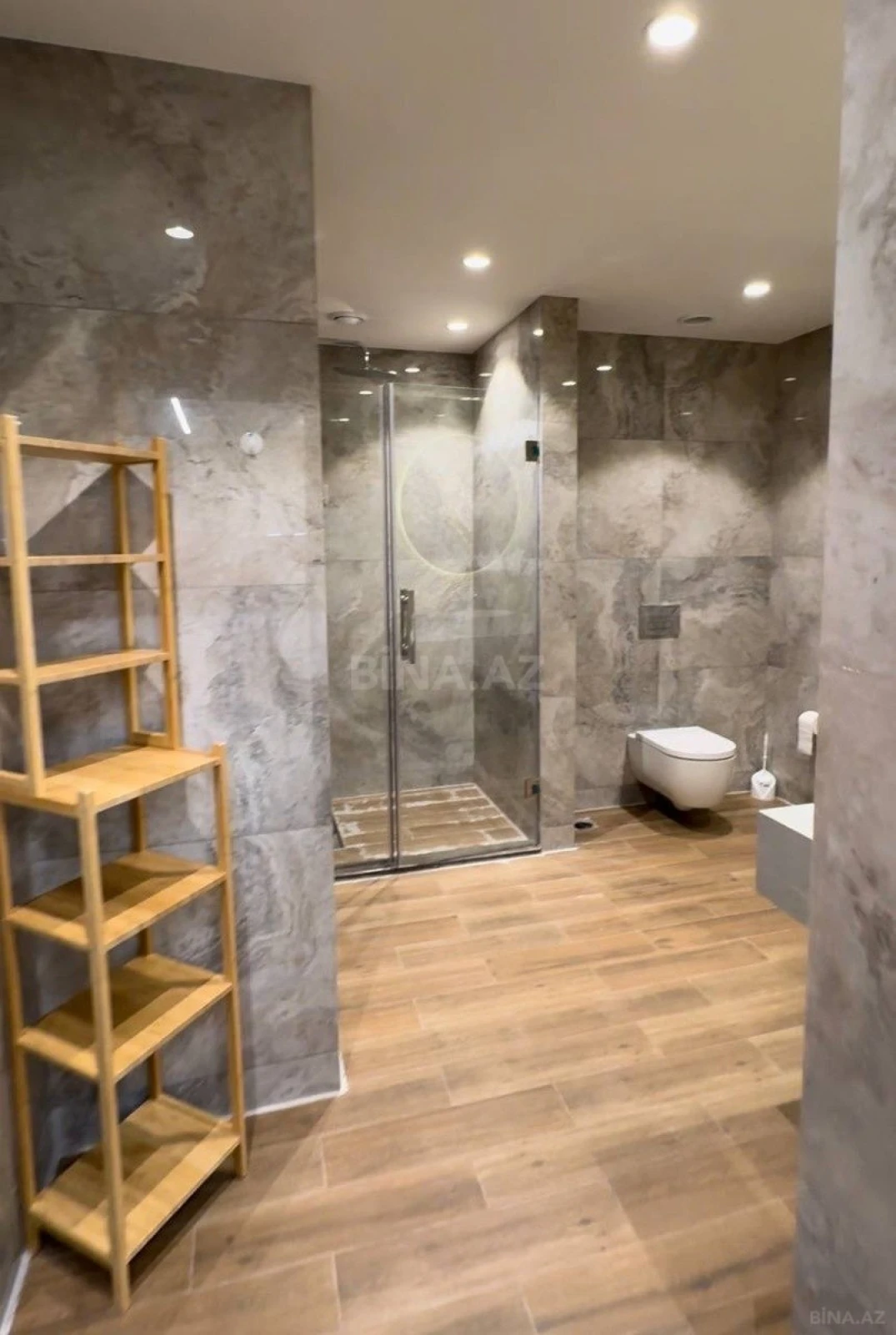 Kirayə verilir 2 otaqlı mənzil 90 m²