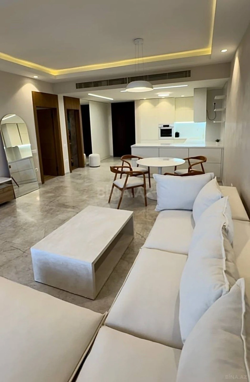 Kirayə verilir 2 otaqlı mənzil 90 m²