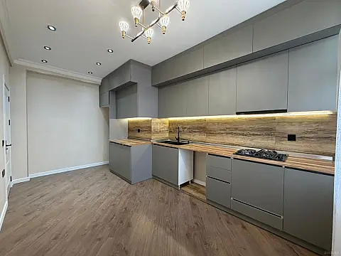 Satılır 2 otaqlı mənzil 90 m²