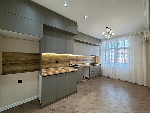 Satılır 2 otaqlı mənzil 90 m²