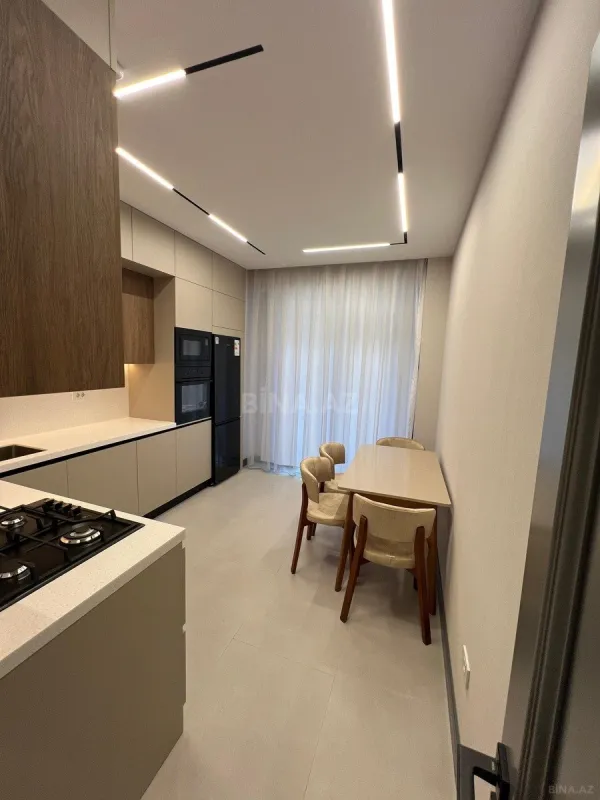 Kirayə verilir 3 otaqlı mənzil 145 m²