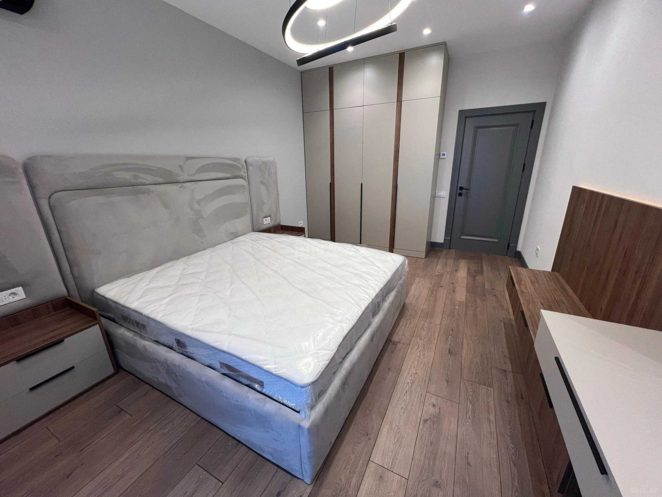 Kirayə verilir 3 otaqlı mənzil 145 m²