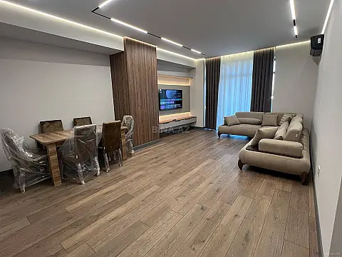 Kirayə verilir 3 otaqlı mənzil 145 m²