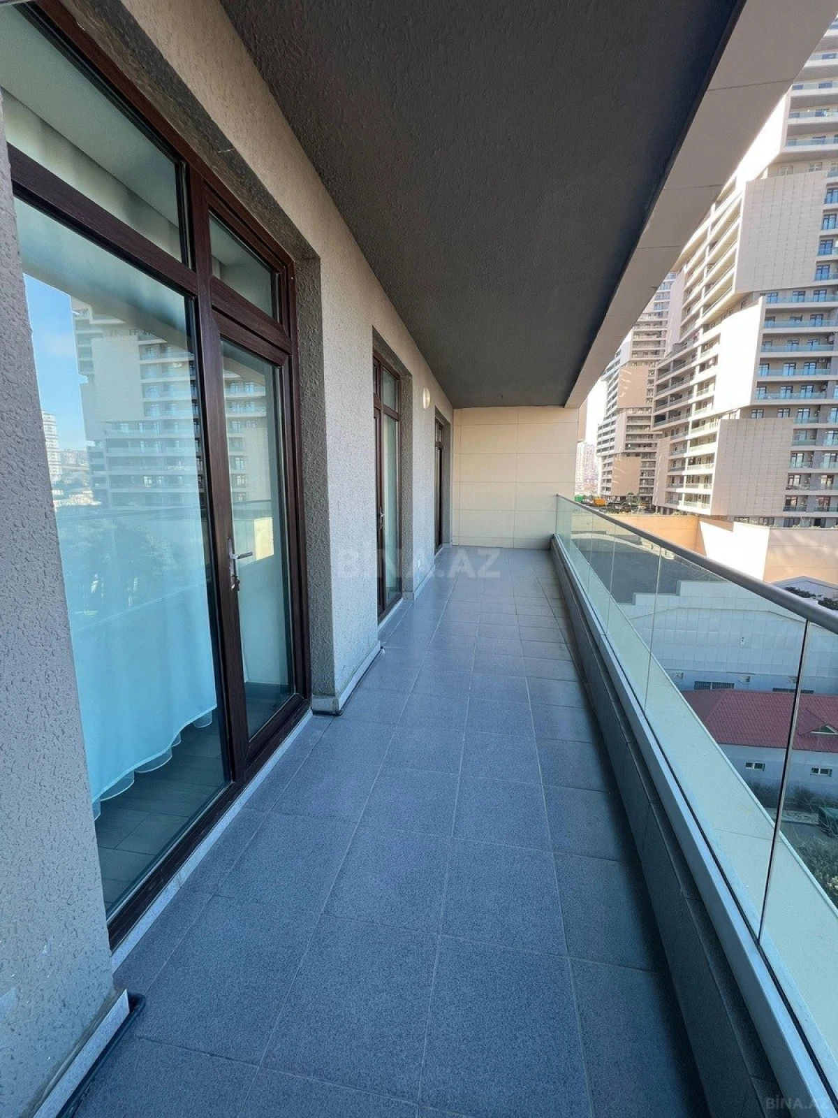 Kirayə verilir 3 otaqlı mənzil 145 m²