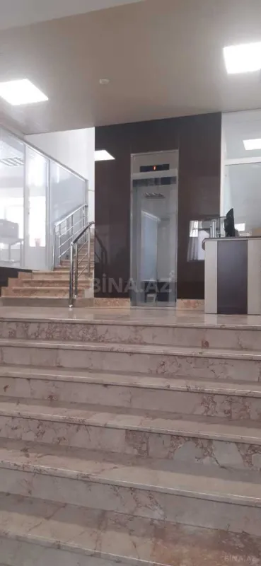 Kirayə verilir 20 otaqlı ofis 2200 m²