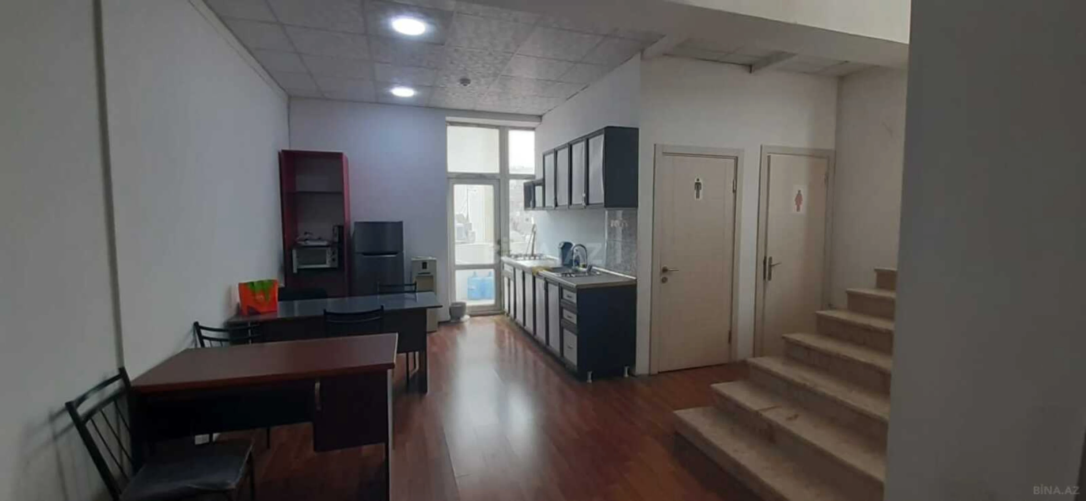 Kirayə verilir 20 otaqlı ofis 2200 m²