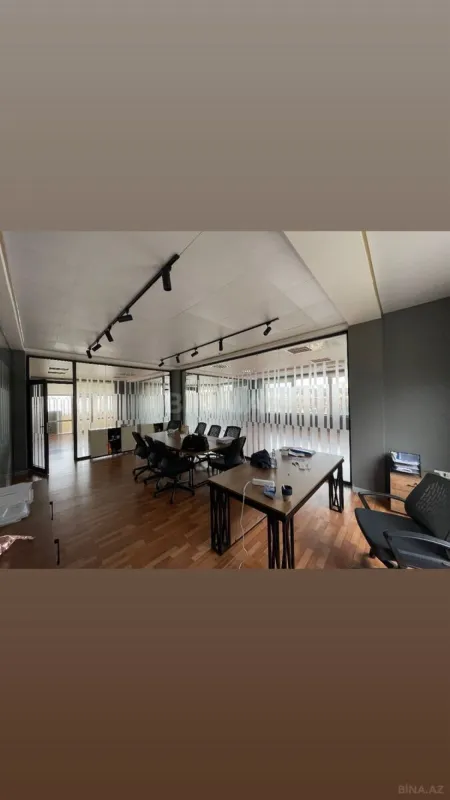Kirayə verilir 20 otaqlı ofis 2200 m²