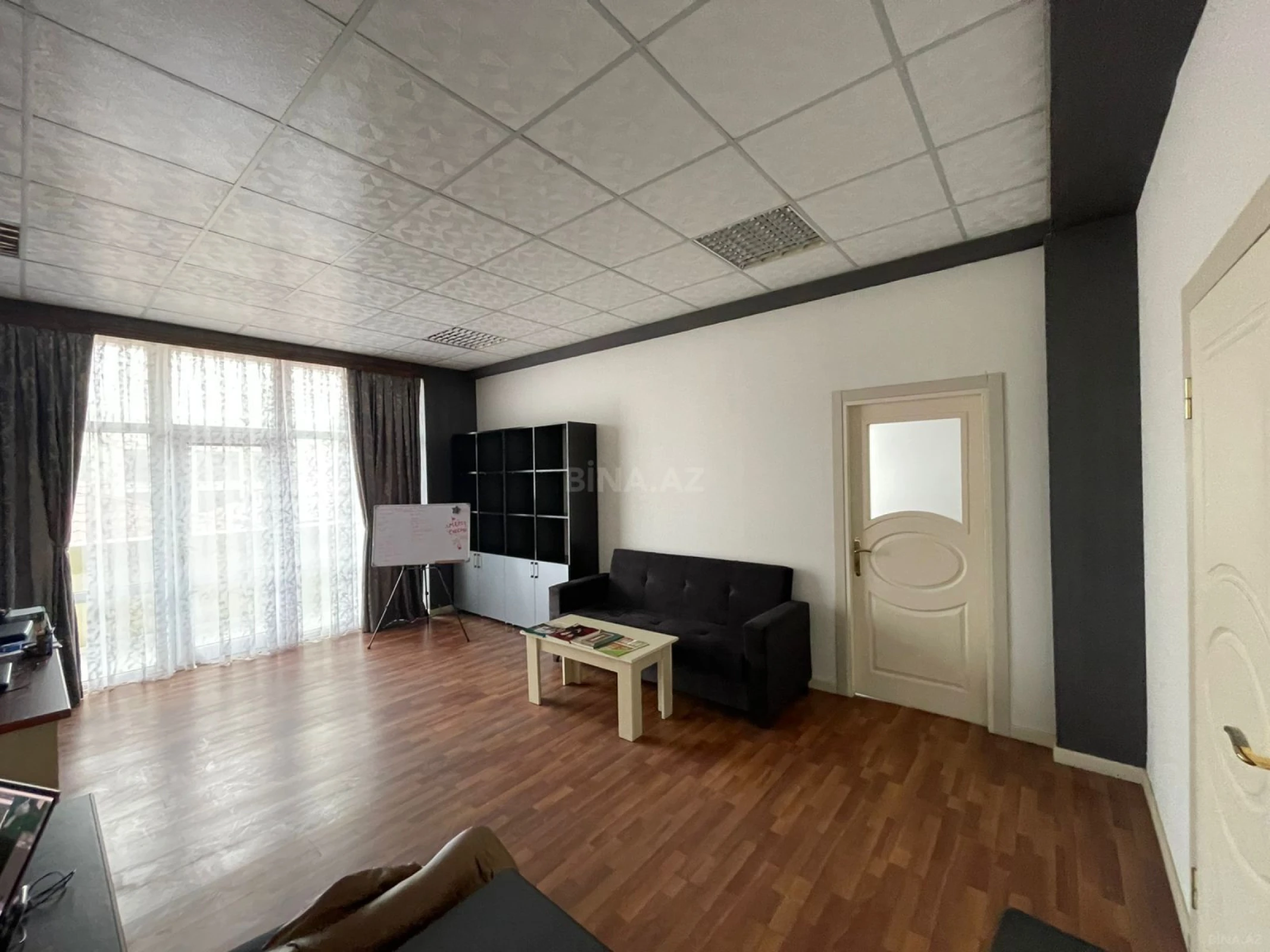 Kirayə verilir 20 otaqlı ofis 2200 m²