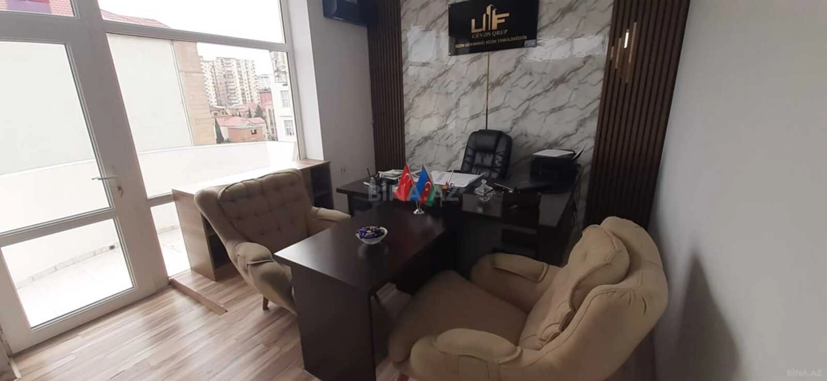 Kirayə verilir 20 otaqlı ofis 2200 m²