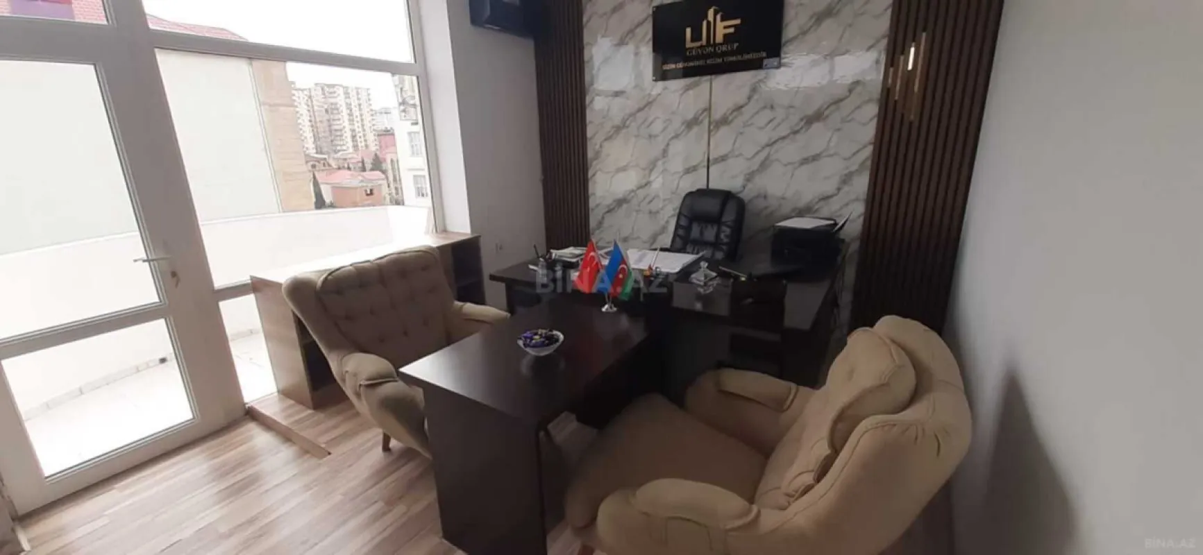 Kirayə verilir 20 otaqlı ofis 2200 m²