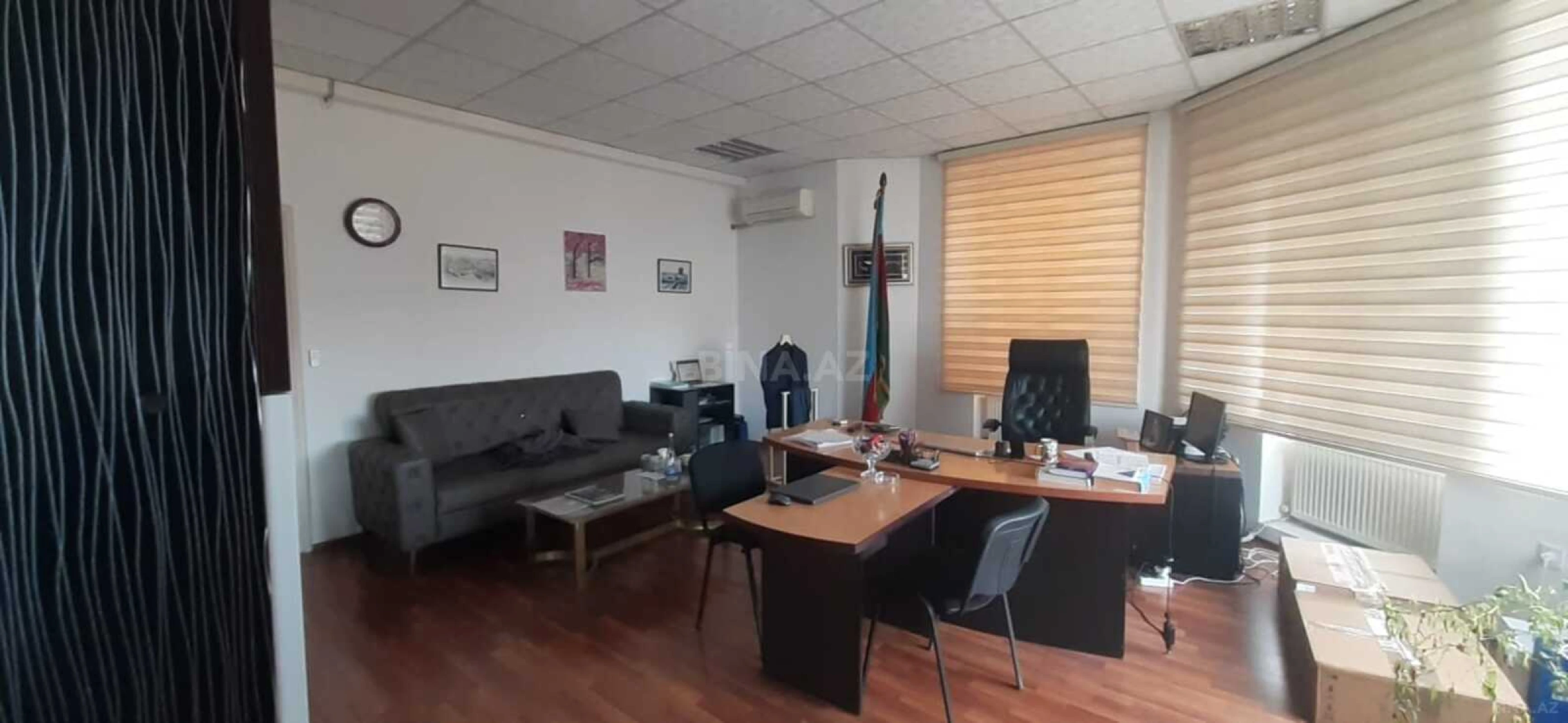 Kirayə verilir 20 otaqlı ofis 2200 m²