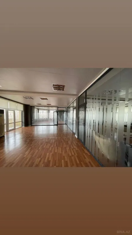Kirayə verilir 20 otaqlı ofis 2200 m²