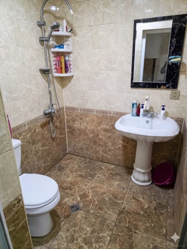 Kirayə verilir 2 otaqlı mənzil 65 m²