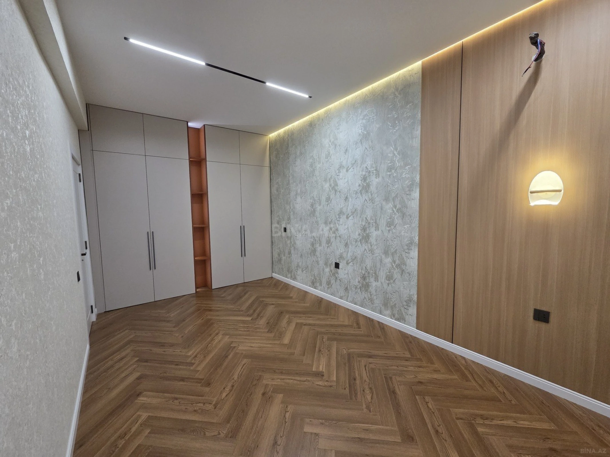 Satılır 2 otaqlı mənzil 81 m²