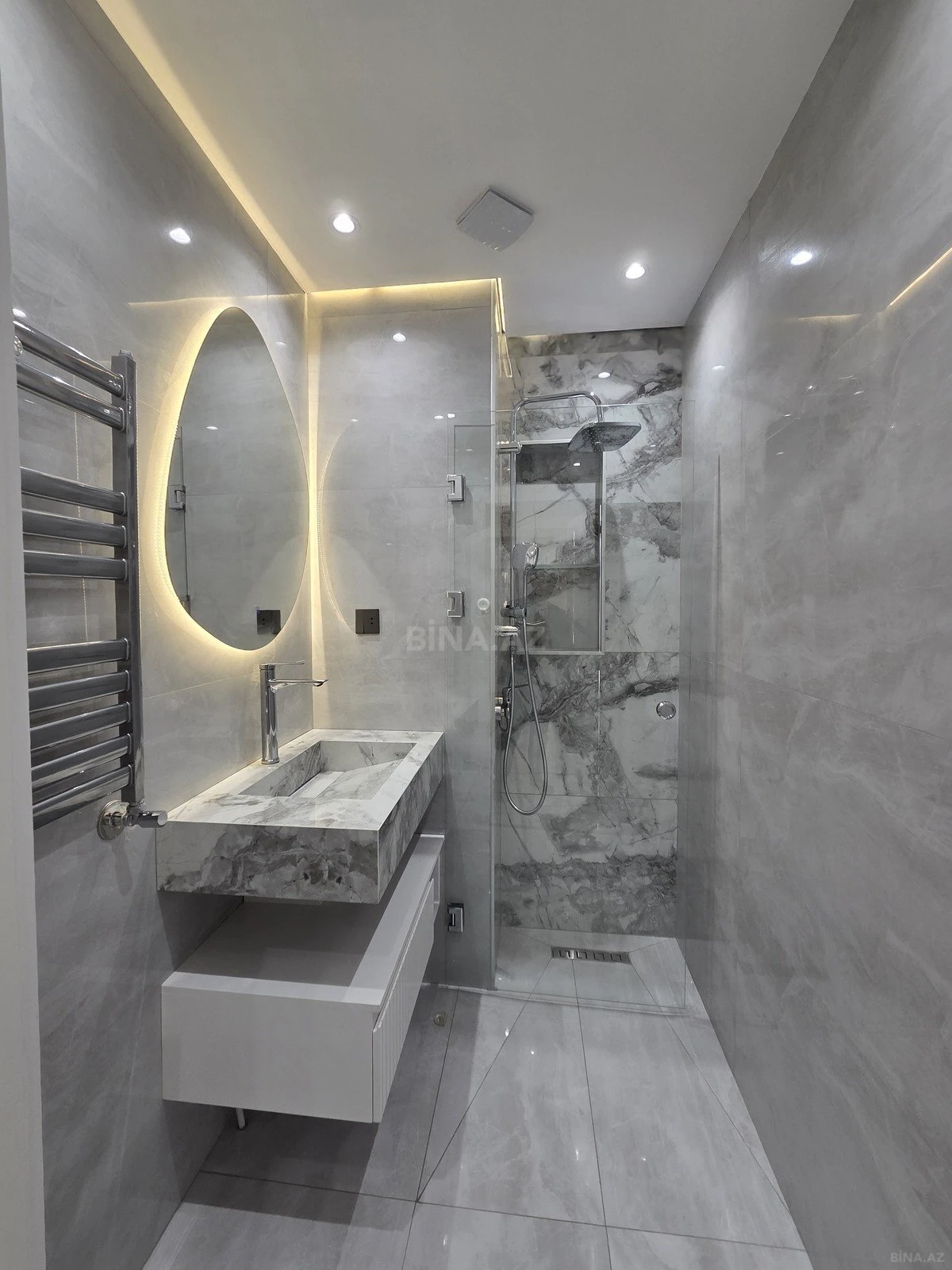 Satılır 2 otaqlı mənzil 81 m²