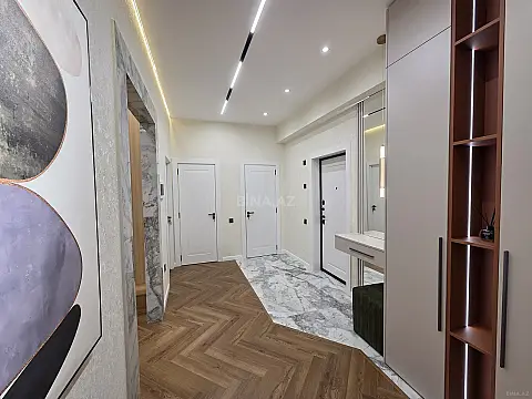 Satılır 2 otaqlı mənzil 81 m²
