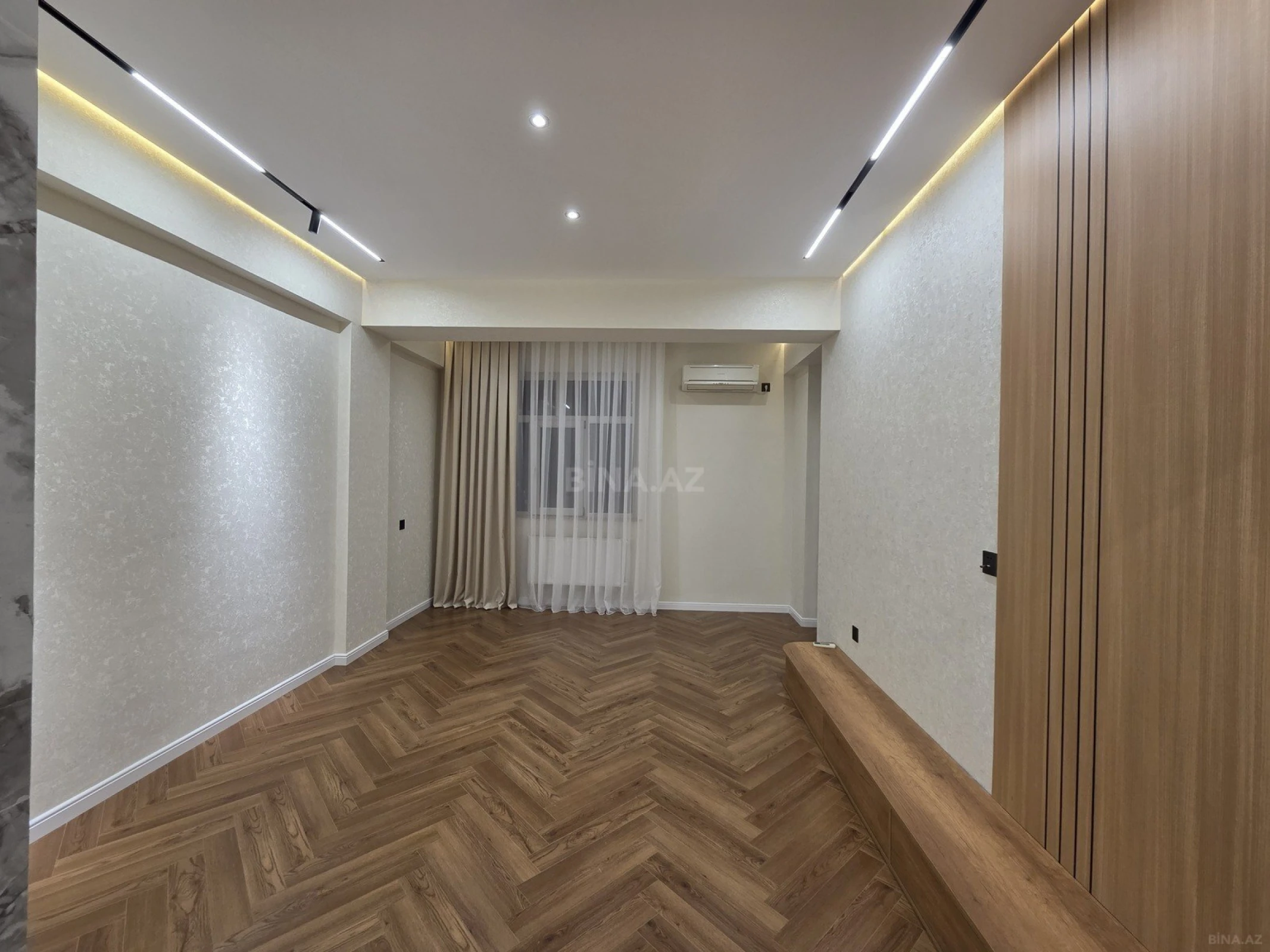 Satılır 2 otaqlı mənzil 81 m²