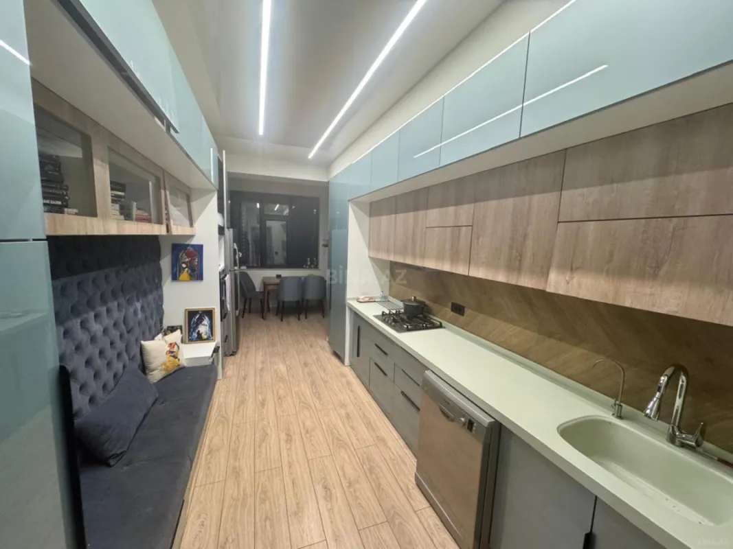 Satılır 4 otaqlı mənzil 157 m²