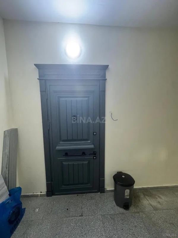 Satılır 4 otaqlı mənzil 157 m²