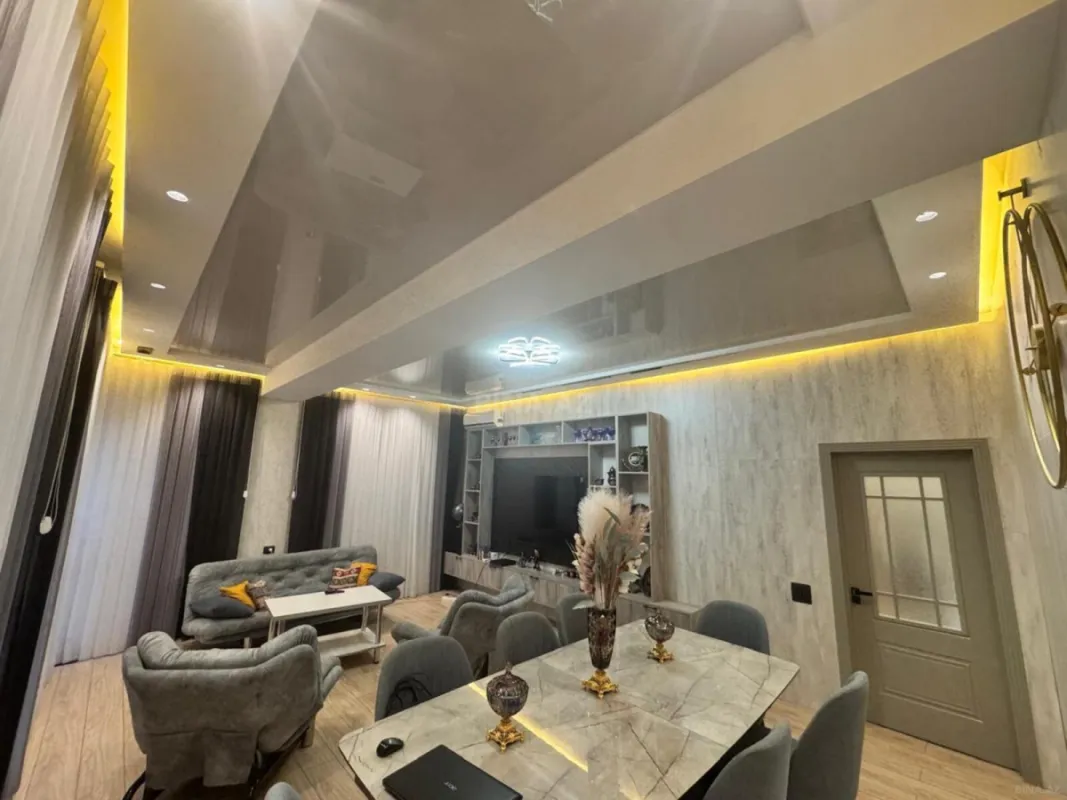 Satılır 4 otaqlı mənzil 157 m²
