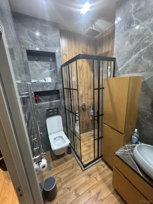 Satılır 4 otaqlı mənzil 157 m²