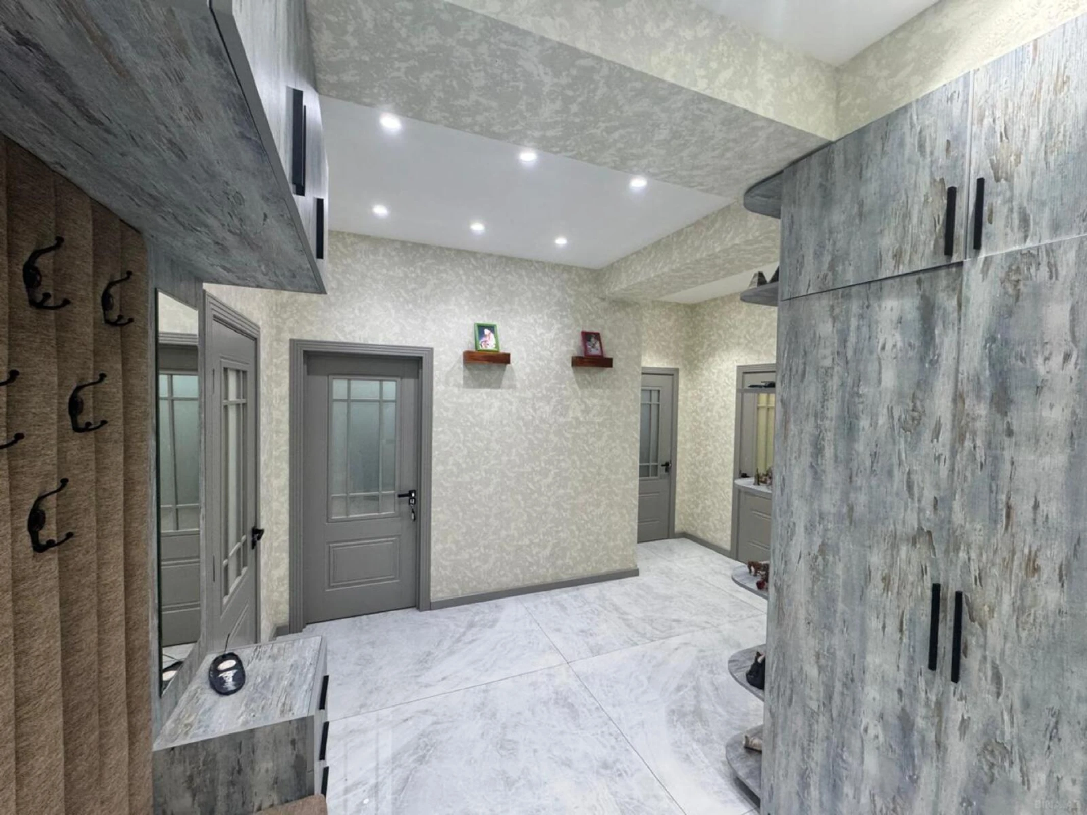 Satılır 4 otaqlı mənzil 157 m²