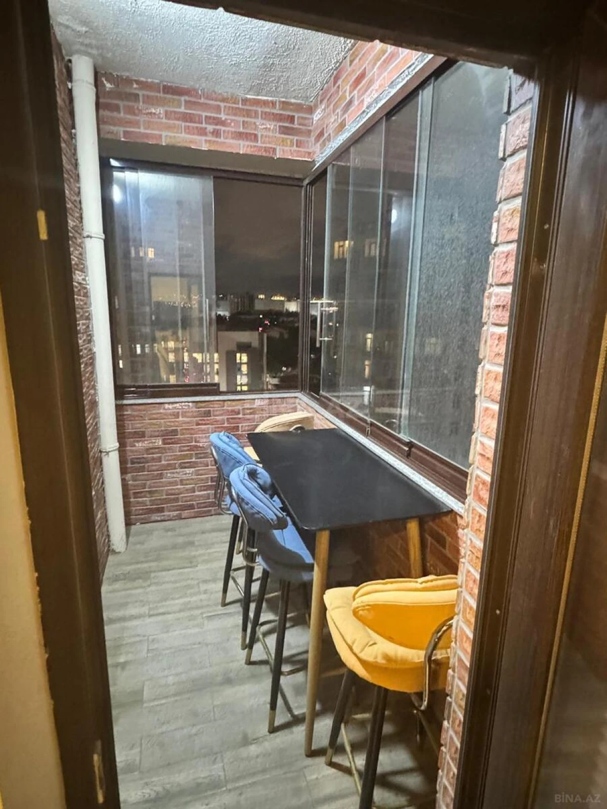 Satılır 4 otaqlı mənzil 157 m²