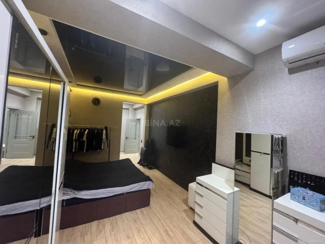 Satılır 4 otaqlı mənzil 157 m²