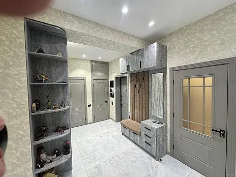 Satılır 4 otaqlı mənzil 157 m²