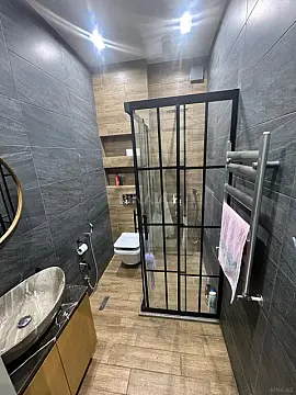 Satılır 4 otaqlı mənzil 157 m²